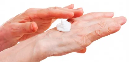 La importancia de usar la crema de barrera para incontinencia